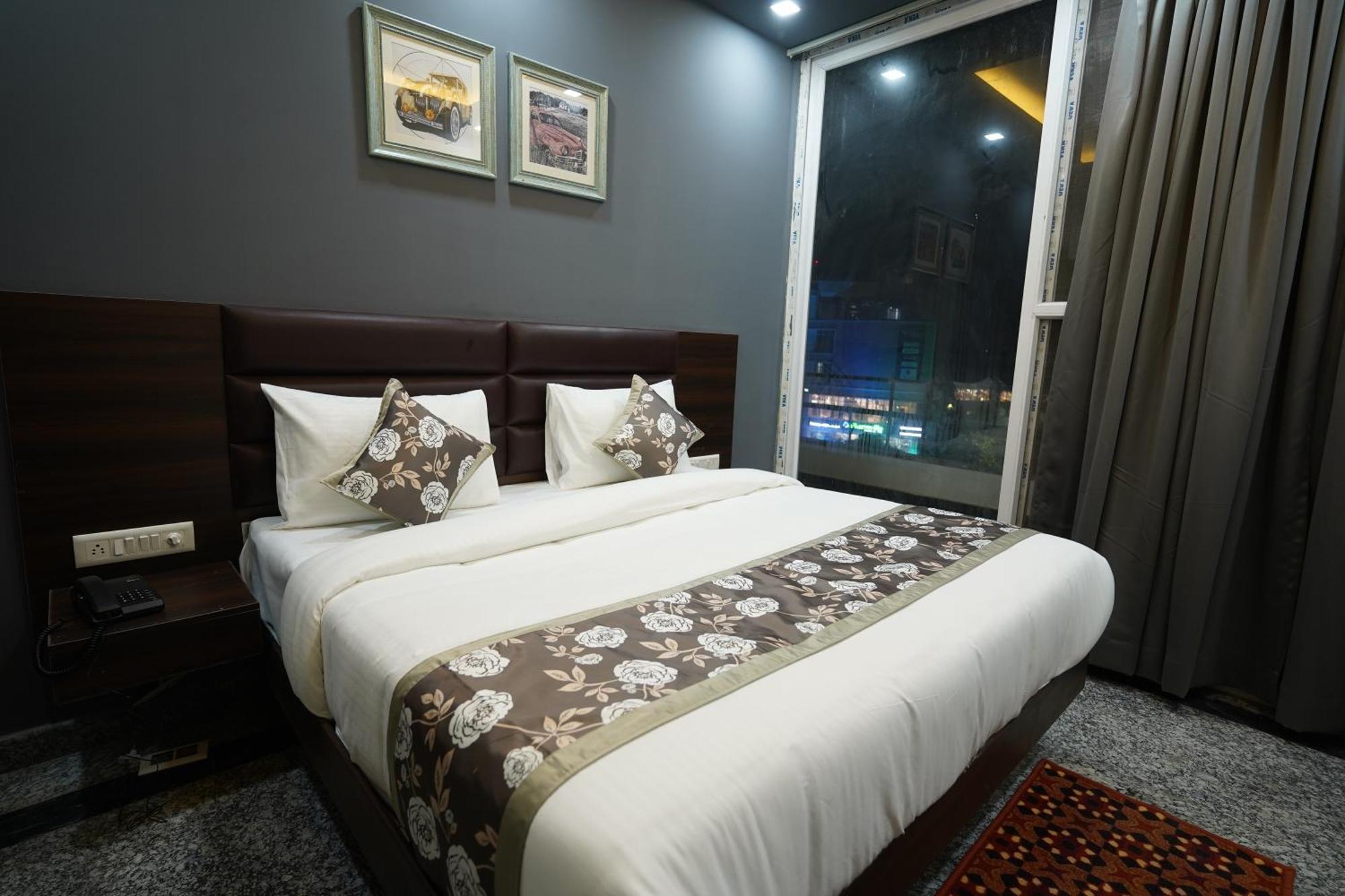 Posh Garden Inn Artemis Hospital Road Gurgaon Exterior foto