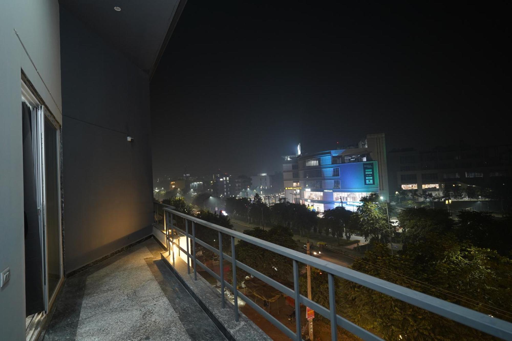 Posh Garden Inn Artemis Hospital Road Gurgaon Exterior foto